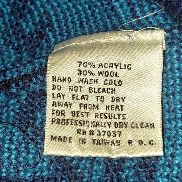 Obermeyer Vintage Sweater Large Pre-loved Men's Size Large Long Sleeve - Picture 9 of 9